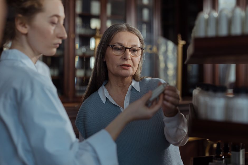 Le titulaire doit être pharmacien diplômé.