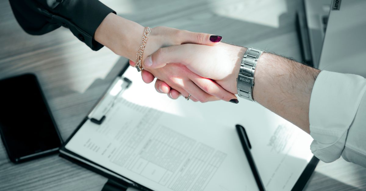 Cession de titres vs cession de fonds : que choisir ?
